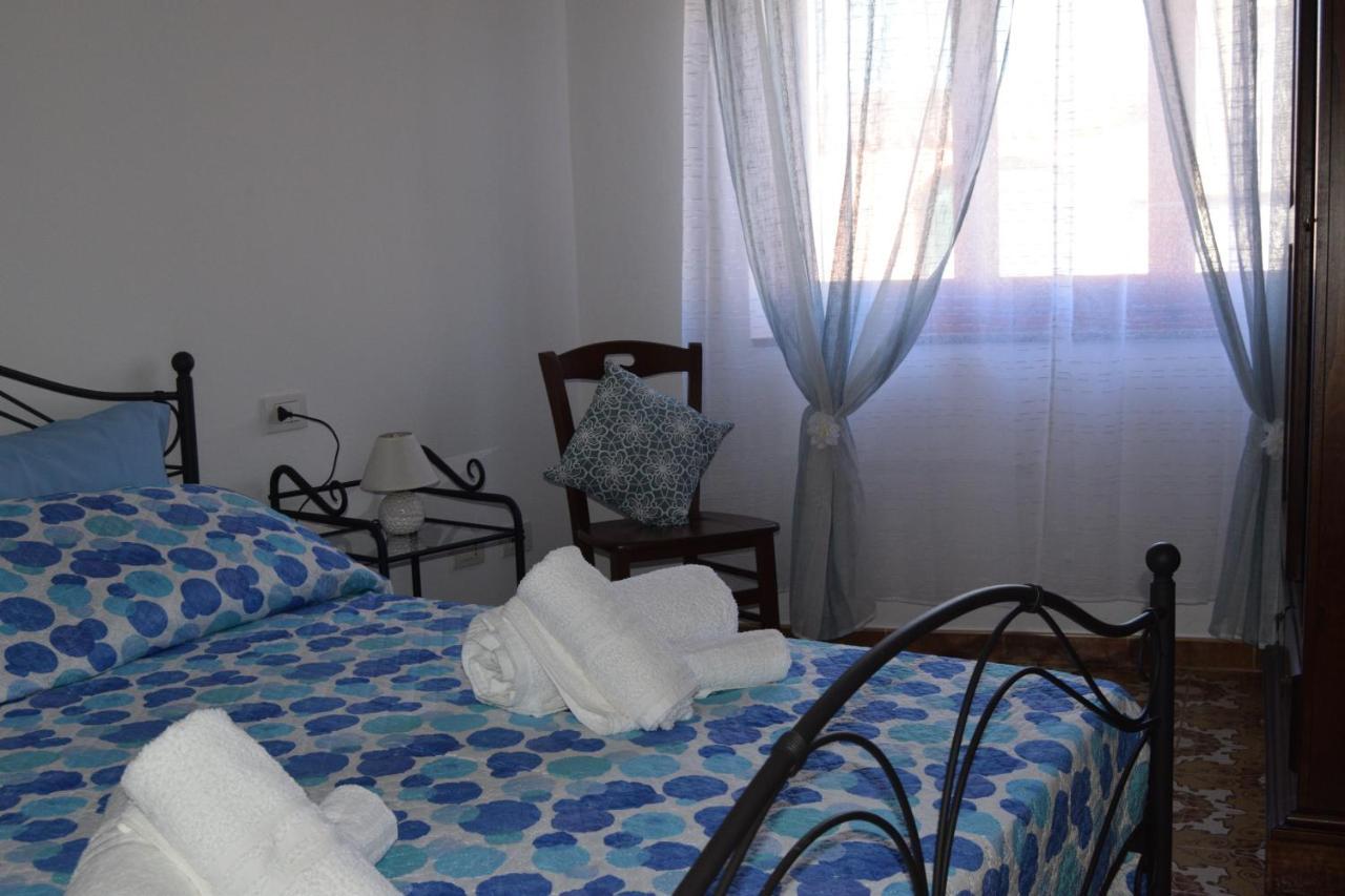 Su Fassoi Cabras Bed & Breakfast エクステリア 写真
