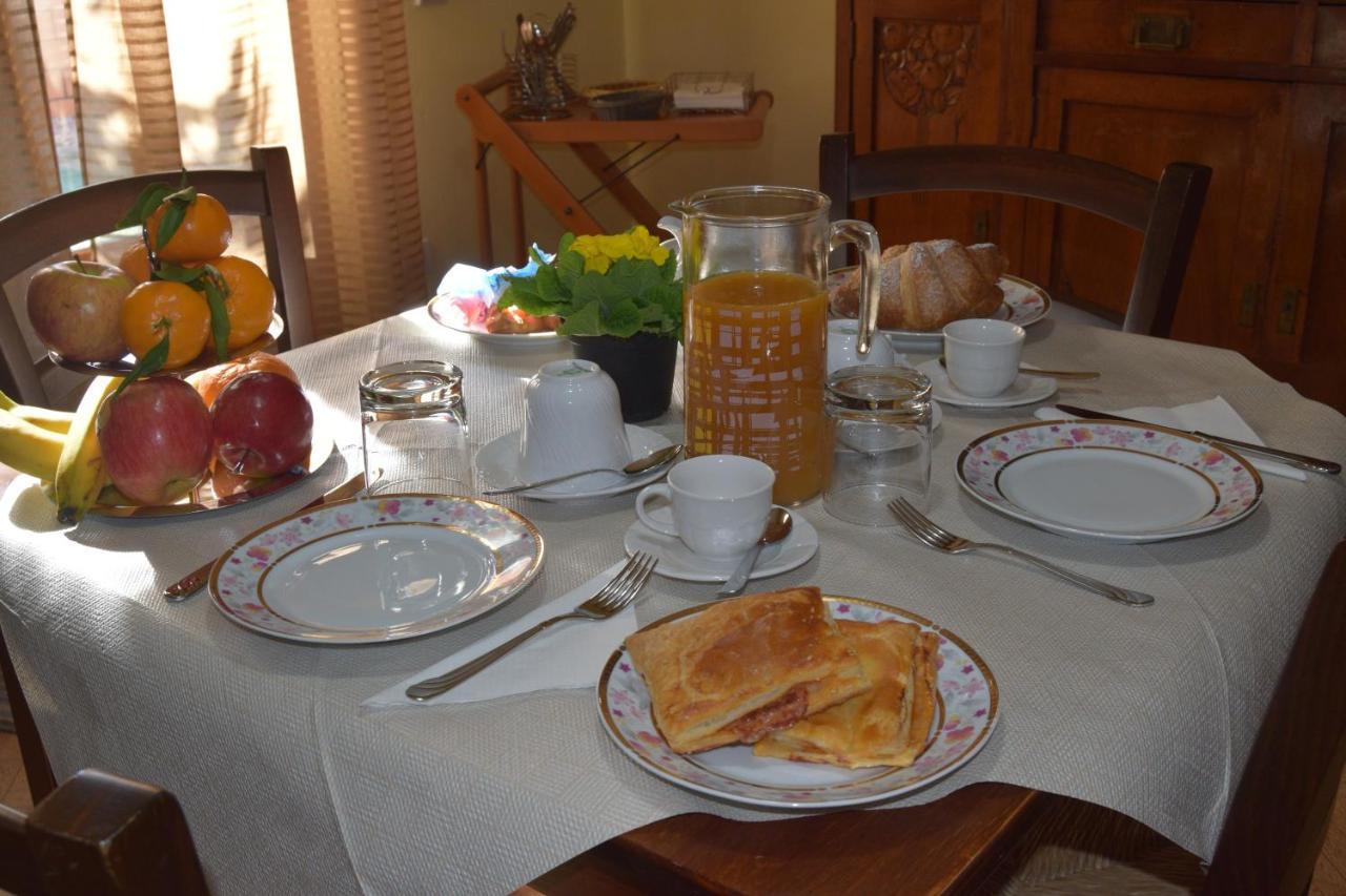 Su Fassoi Cabras Bed & Breakfast エクステリア 写真