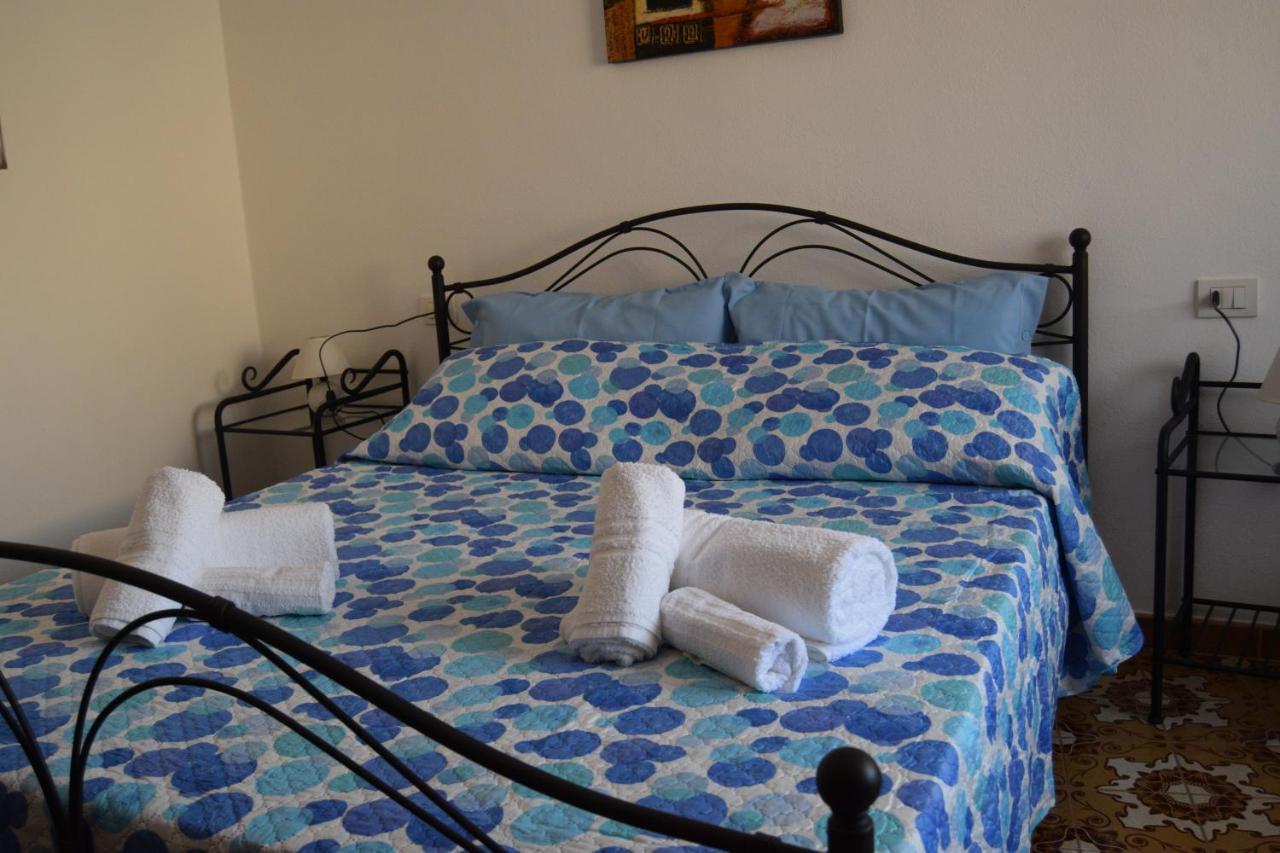 Su Fassoi Cabras Bed & Breakfast エクステリア 写真