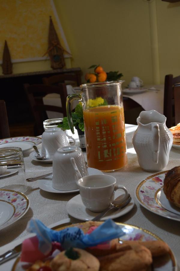 Su Fassoi Cabras Bed & Breakfast エクステリア 写真