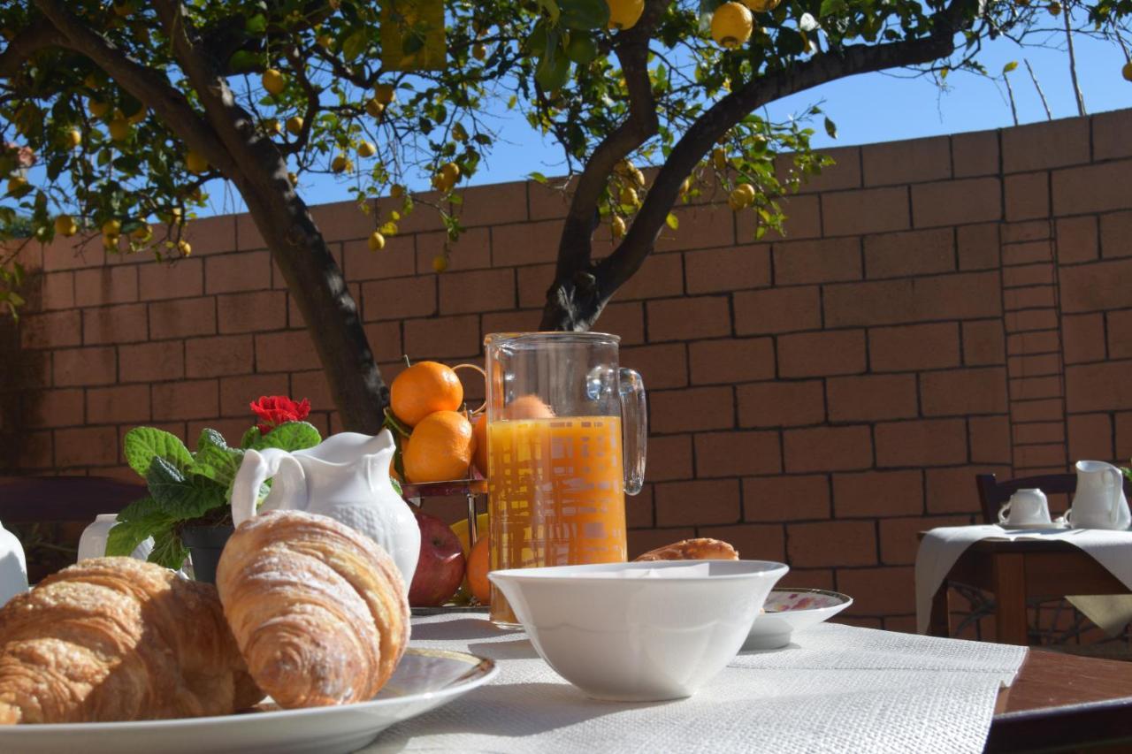 Su Fassoi Cabras Bed & Breakfast エクステリア 写真