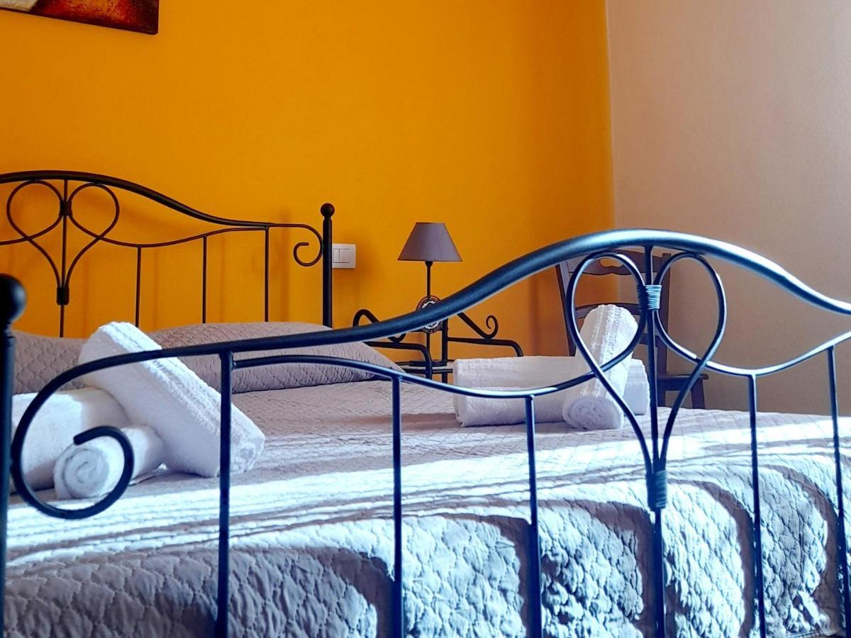Su Fassoi Cabras Bed & Breakfast エクステリア 写真