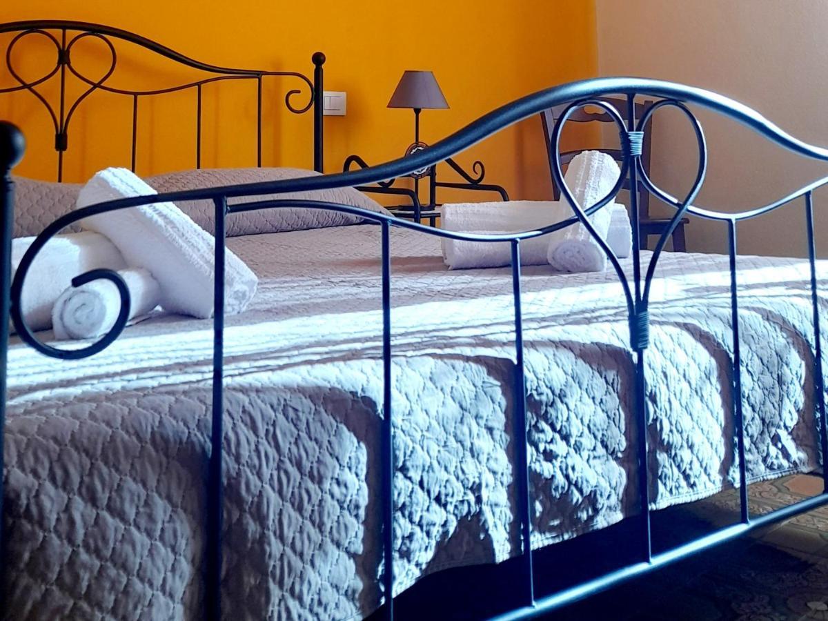 Su Fassoi Cabras Bed & Breakfast エクステリア 写真