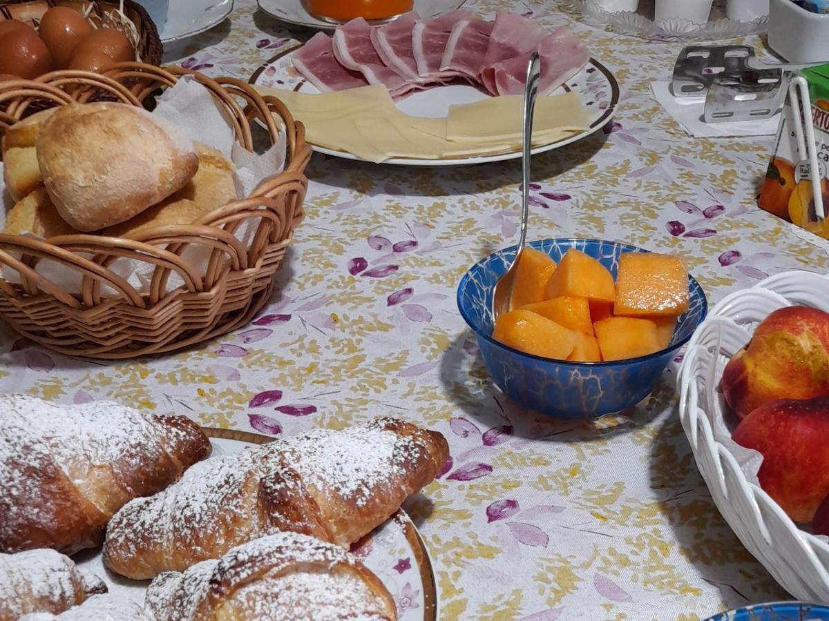 Su Fassoi Cabras Bed & Breakfast エクステリア 写真